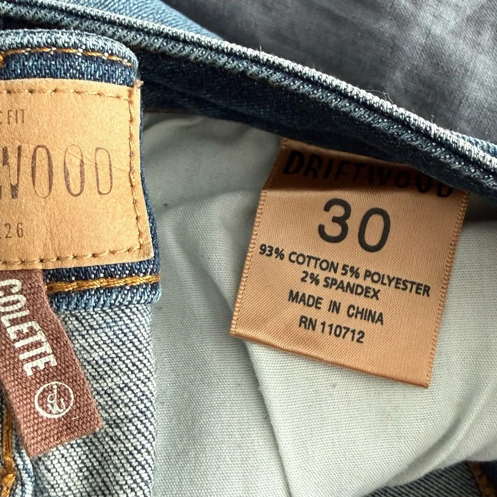 DRIFTWOOD 30 Colette Light Blue Embroidered Cropped Jeans - Picture 6 of 6